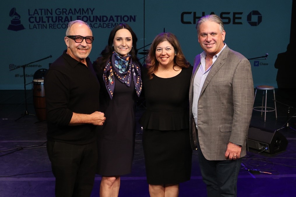 La Fundación Cultural Latin GRAMMY® Y JP Morgan Chase Inauguran Una Serie De Talleres Sobre Salud Financiera Para Estudiantes