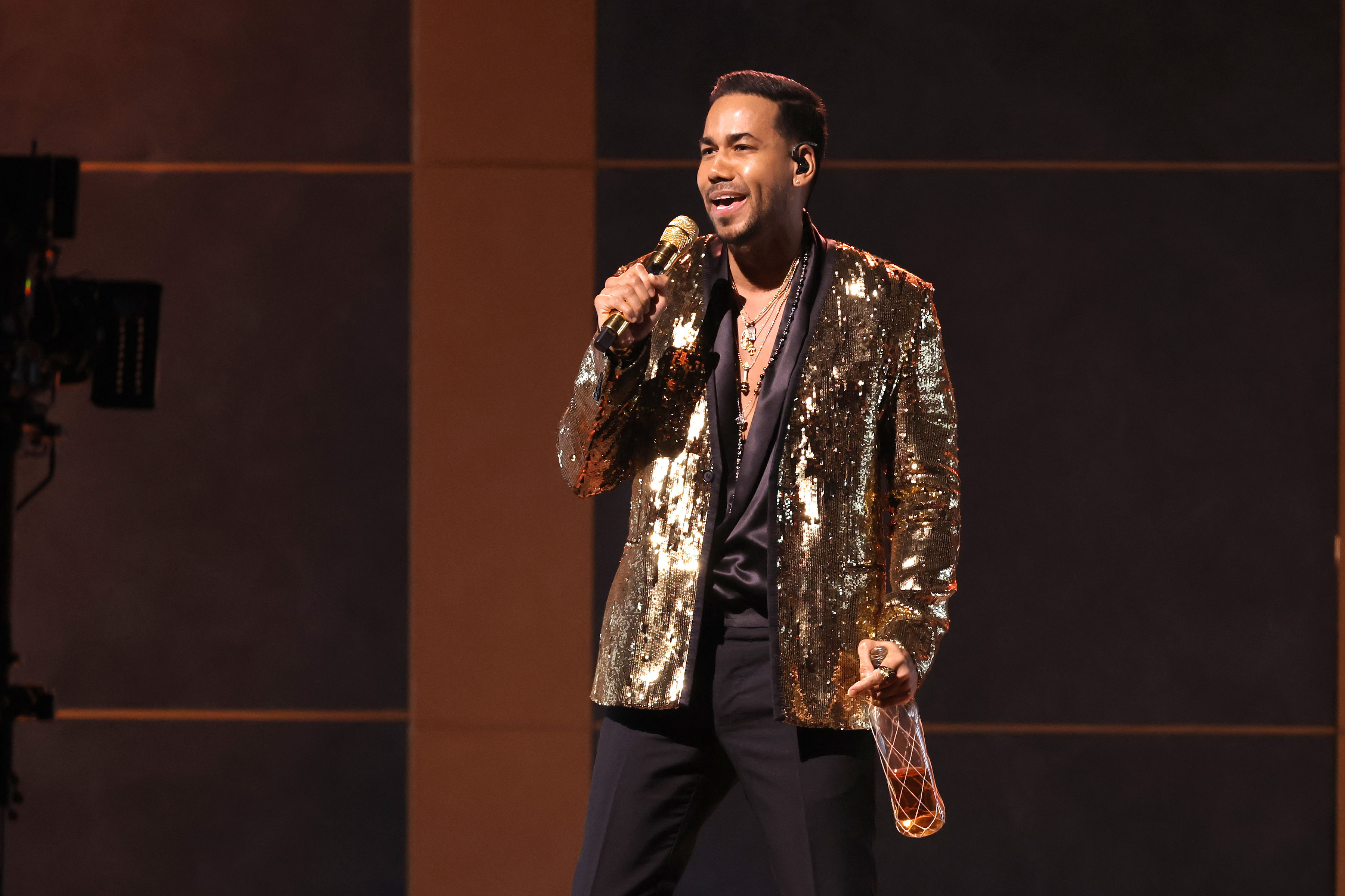 Atlanta Romeo Santos - c89wr0f