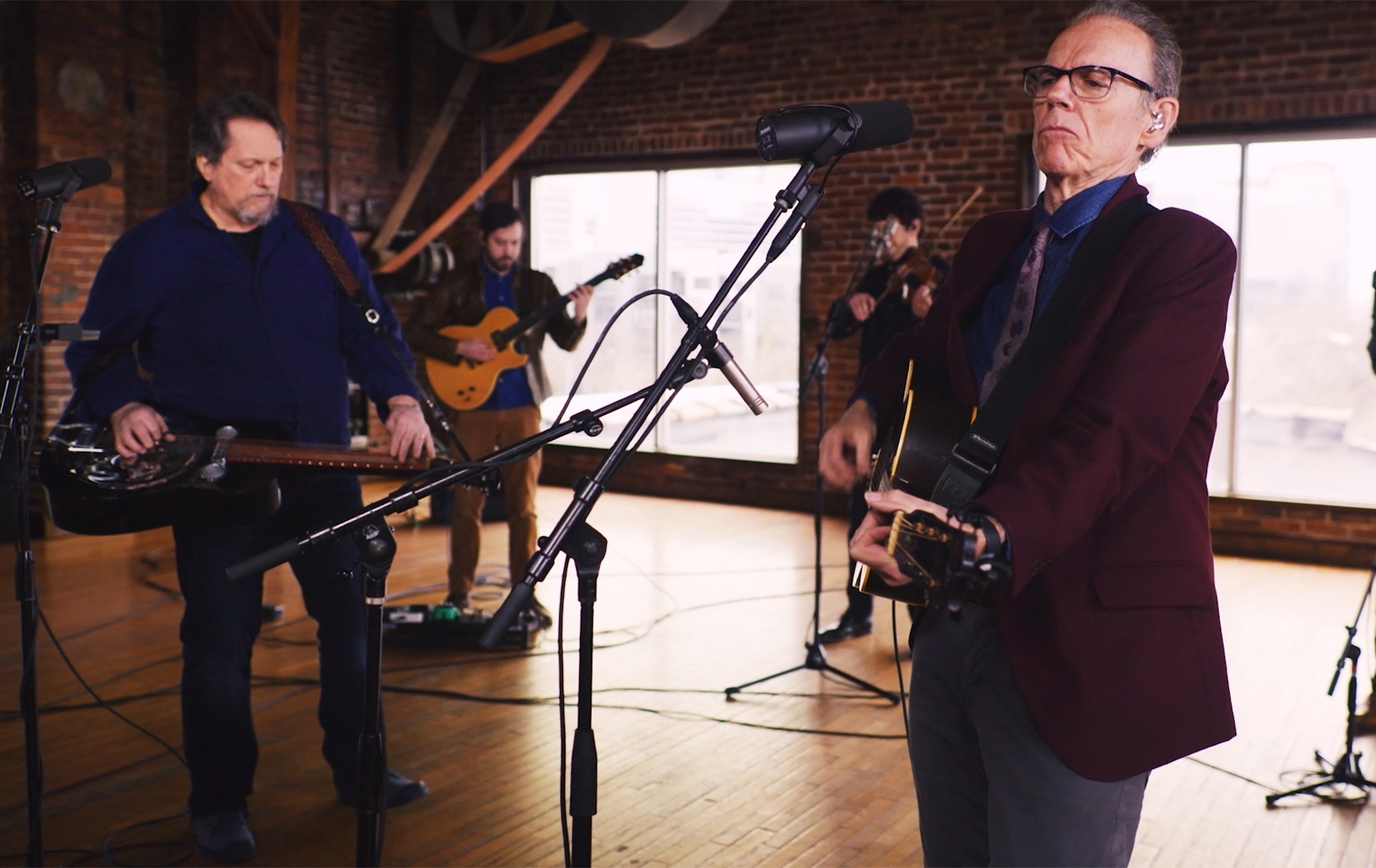 【送料無料】john hiatt anthology HIATT,JOHN - Anthology - Amazon.com Music
